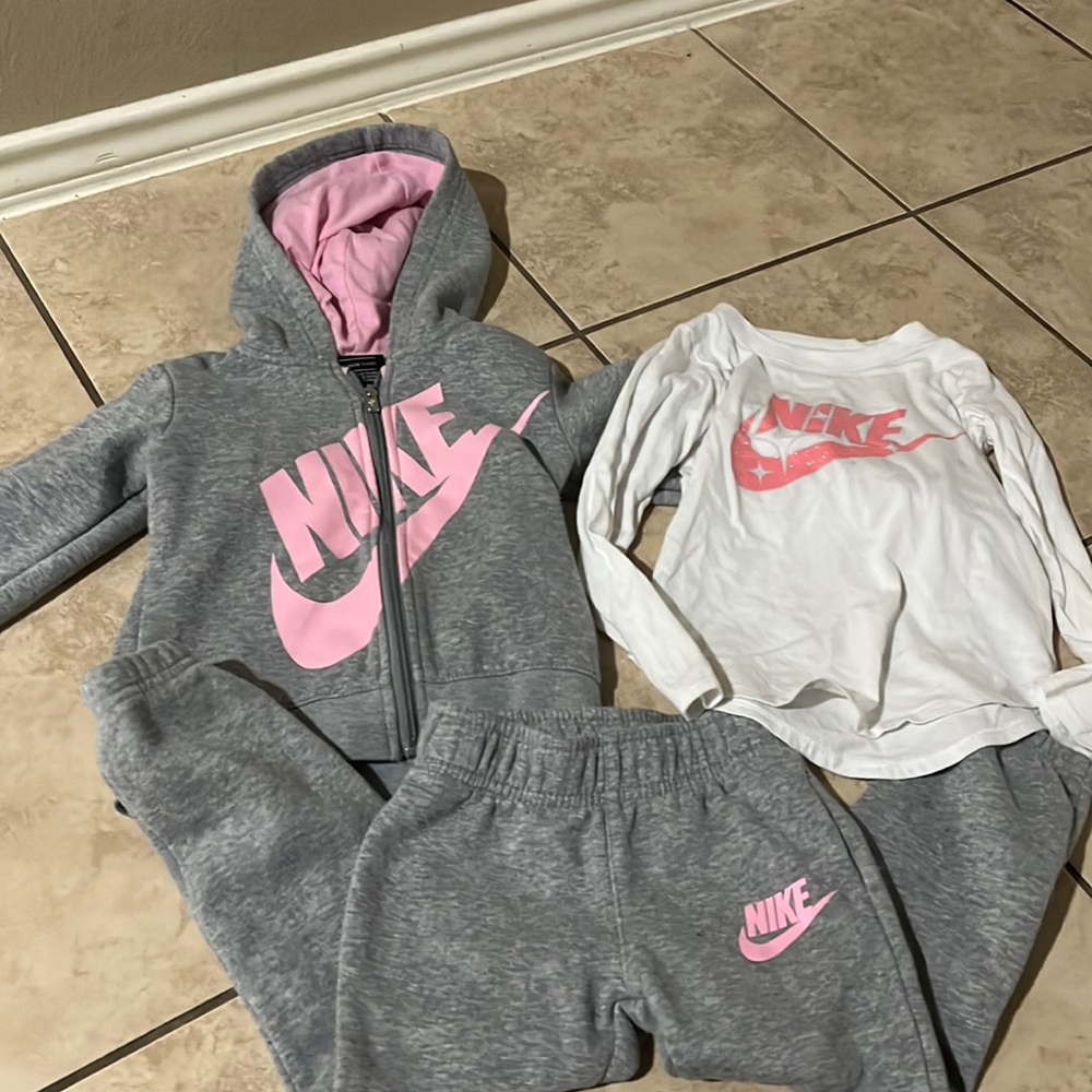 4t Nike tracksuit